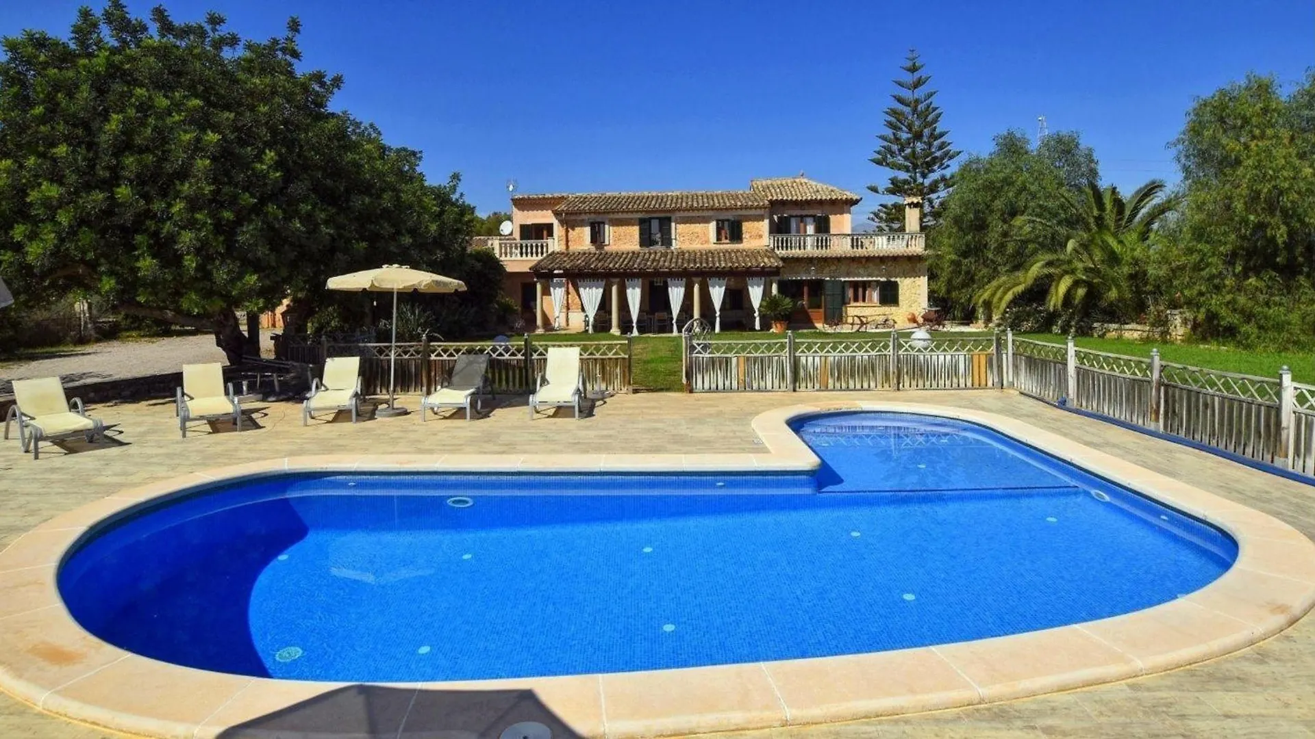 Ferienhaus Costitx Mit Pool Und Internet Fuer 12 Personen