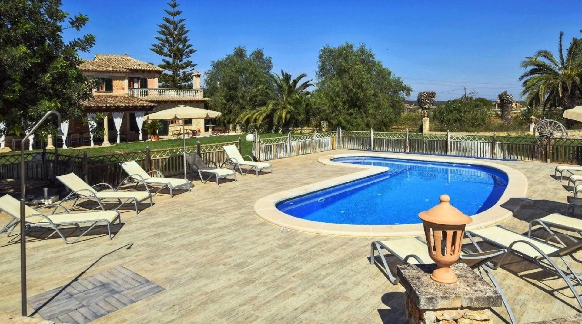 Ferienhaus Costitx Mit Pool Und Internet Fuer 12 Personen의 연락처